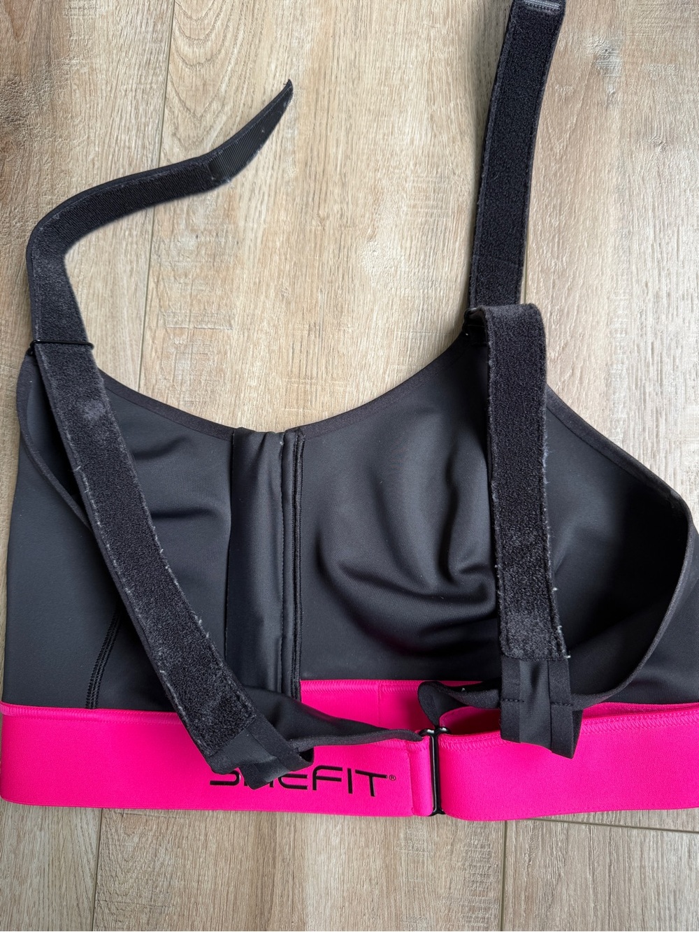 Black & Hot Pink Front-Zip Women's She Fit Flex Sports Bra 3 luxe - Picture 3 of 8